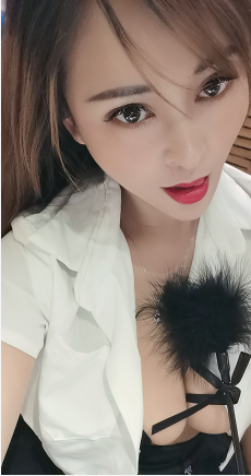 D杯身材火辣骚妹子